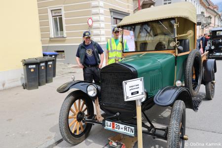 V Kamniku so bila na ogled starodobna vozila  (53)